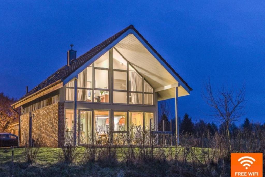 W7 - Sehr Schoenes Ferienhaus Mit Toller Lage Und Super Aussicht In Roebel An Der Mueritz Villa Esterno foto